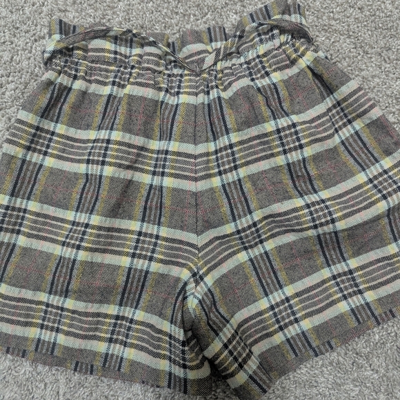 Zara Plaid High-Waisted Shorts - Picture 2 of 3